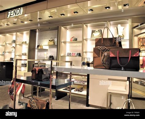 negozi borse fendi roma|fendi roma boutique.